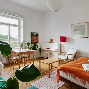 Stylish Modern Flat In *