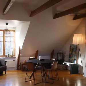 Spacious Penthouse Close To Center