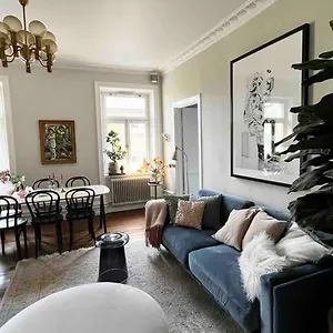 Sekelskifte Mitt Apartment *