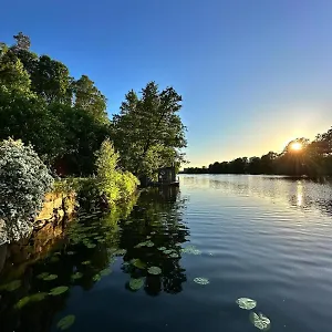 Beautiful Luxury Family Surrounded By Nature And Water And Only 15 Minutes From Center * Stockholm
