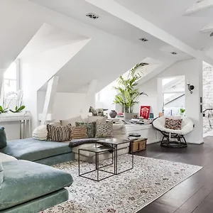 Elegant Oestermalm Loft Stockholm