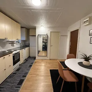 Close To The Metro And Nature Apartment *