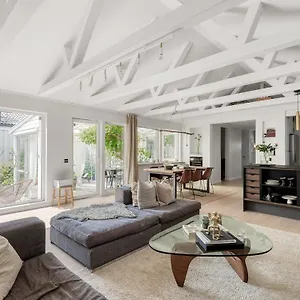 Modern Family House Villa