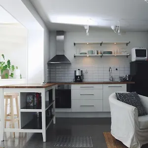 Spacious Scenic Apartment *