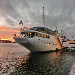 Maelardrottningen Yacht Botel Stockholm
