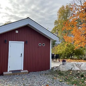 Minihus Near City And Aelvsjoemaessan Holiday home