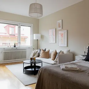 One At Sodermalm Apartment *