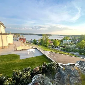 Mysigt Sommarhus Med Havsutsikt Och Bastu Stockholm