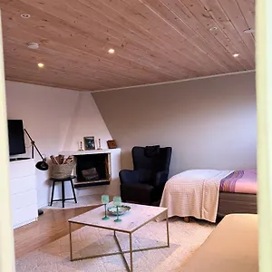 Apartment Coosy Authentic Swedish Wooden Apartment, 25 Min To City-own Entrance *